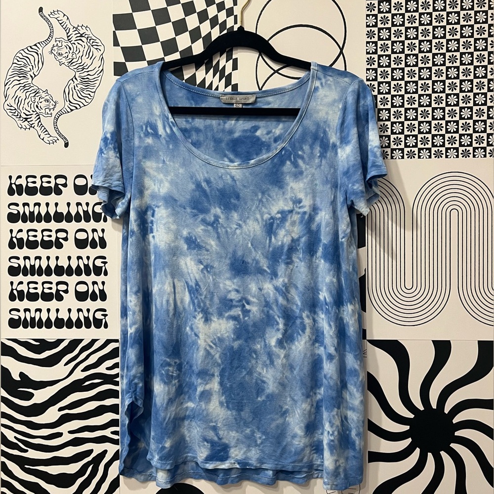 Blue & White Tie Die Flowy/Comfy T-Shirt M Size